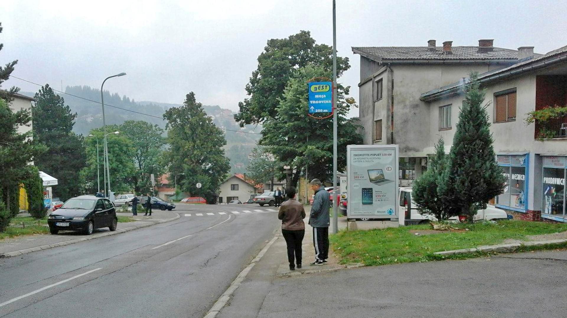 City light — Centar, kod Tropic marketa, prema Pošti, Kneževo