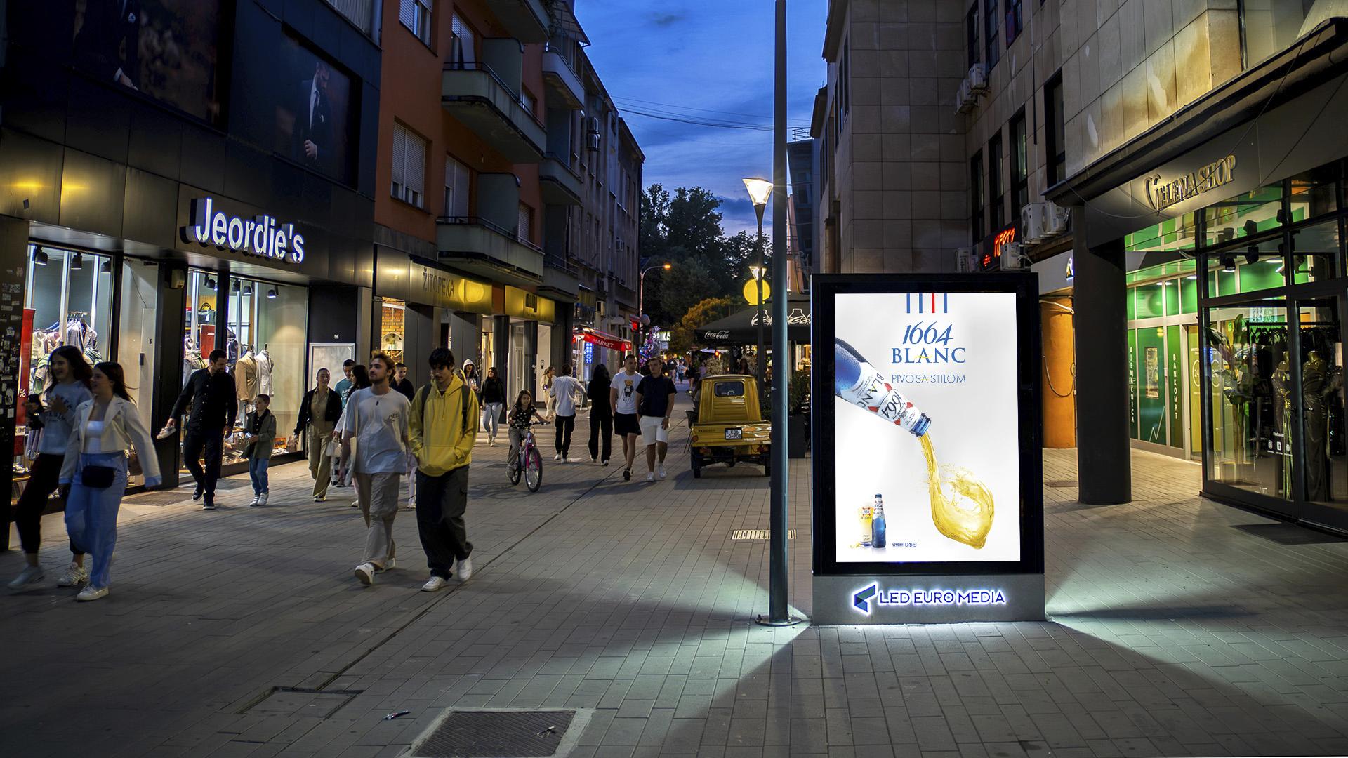 Centar, Jevrejska, Atos Bank i Jeordie's, prema trgu