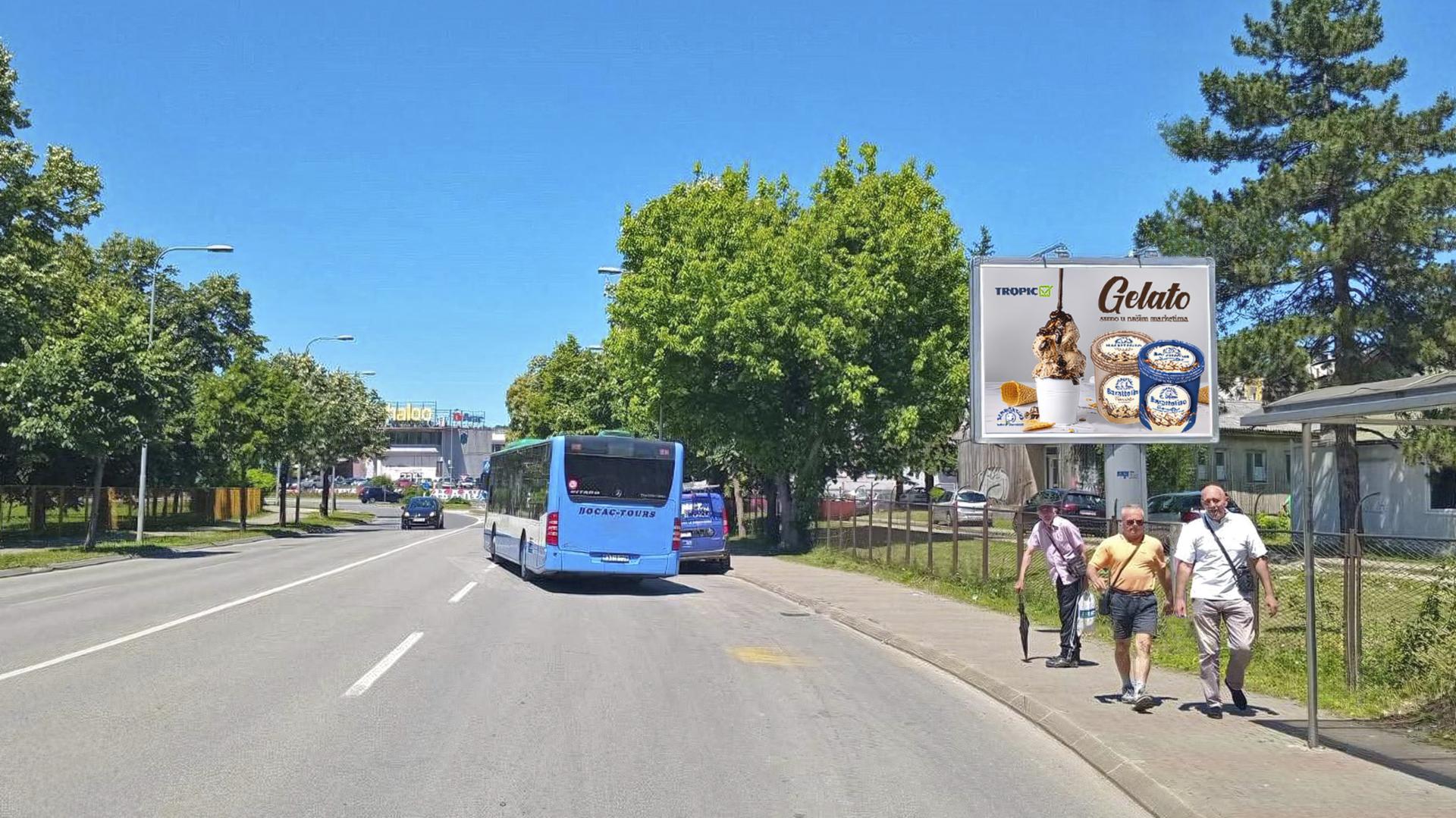 Centar-Bulevar, kod Gimnazije, prema kružnom toku 
