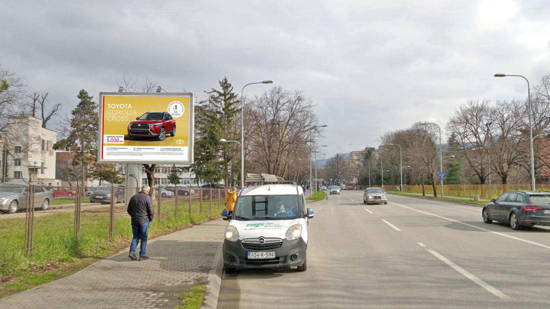 Centar-Bulevar, kod Gimnazije, prema centru