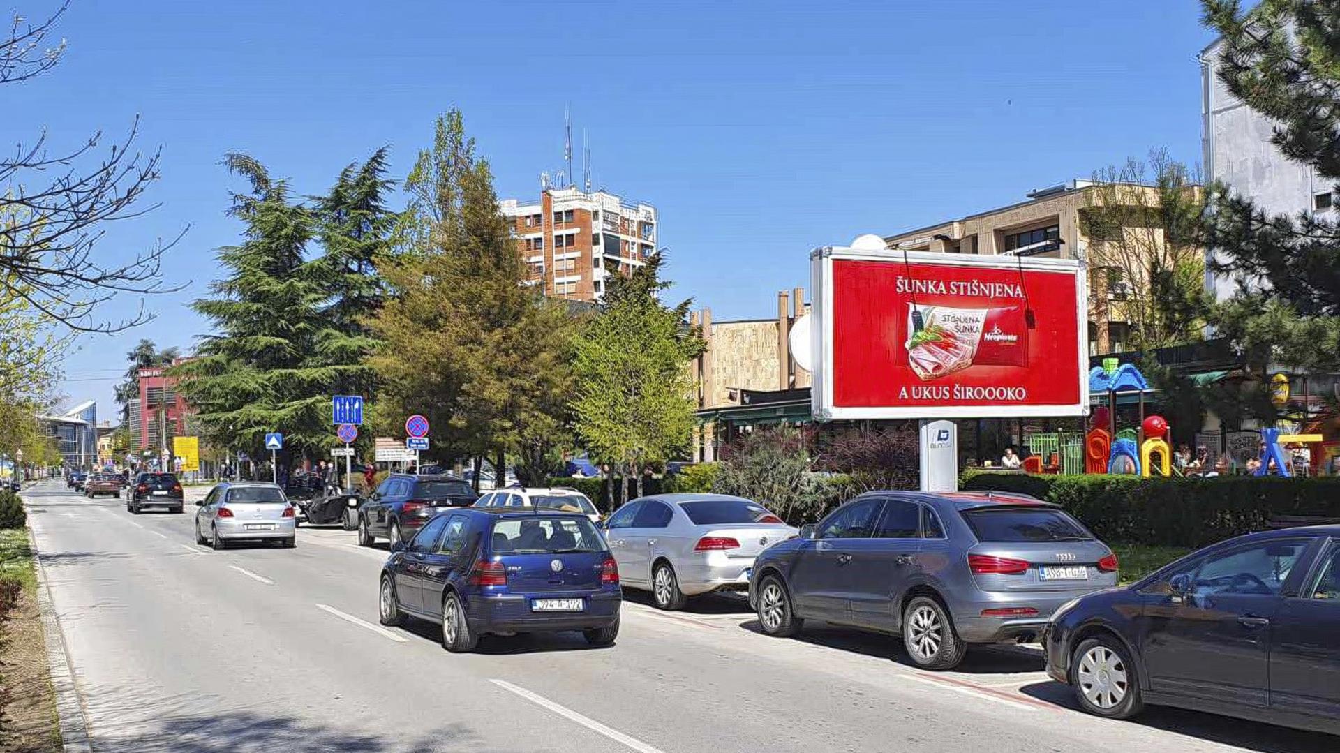 Centar, Bulevar mira, kod hotela Jelena