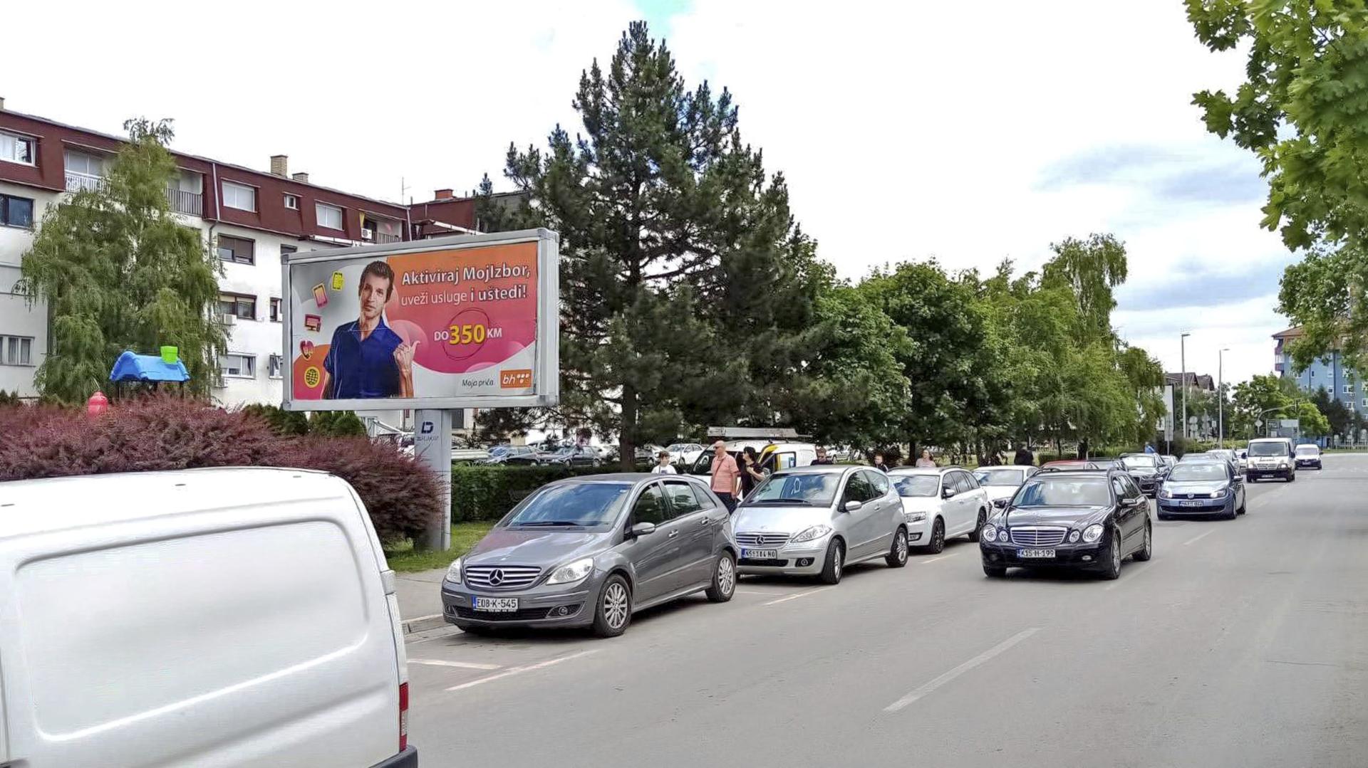 Centar, Bulevar mira, kod hotela Jelena