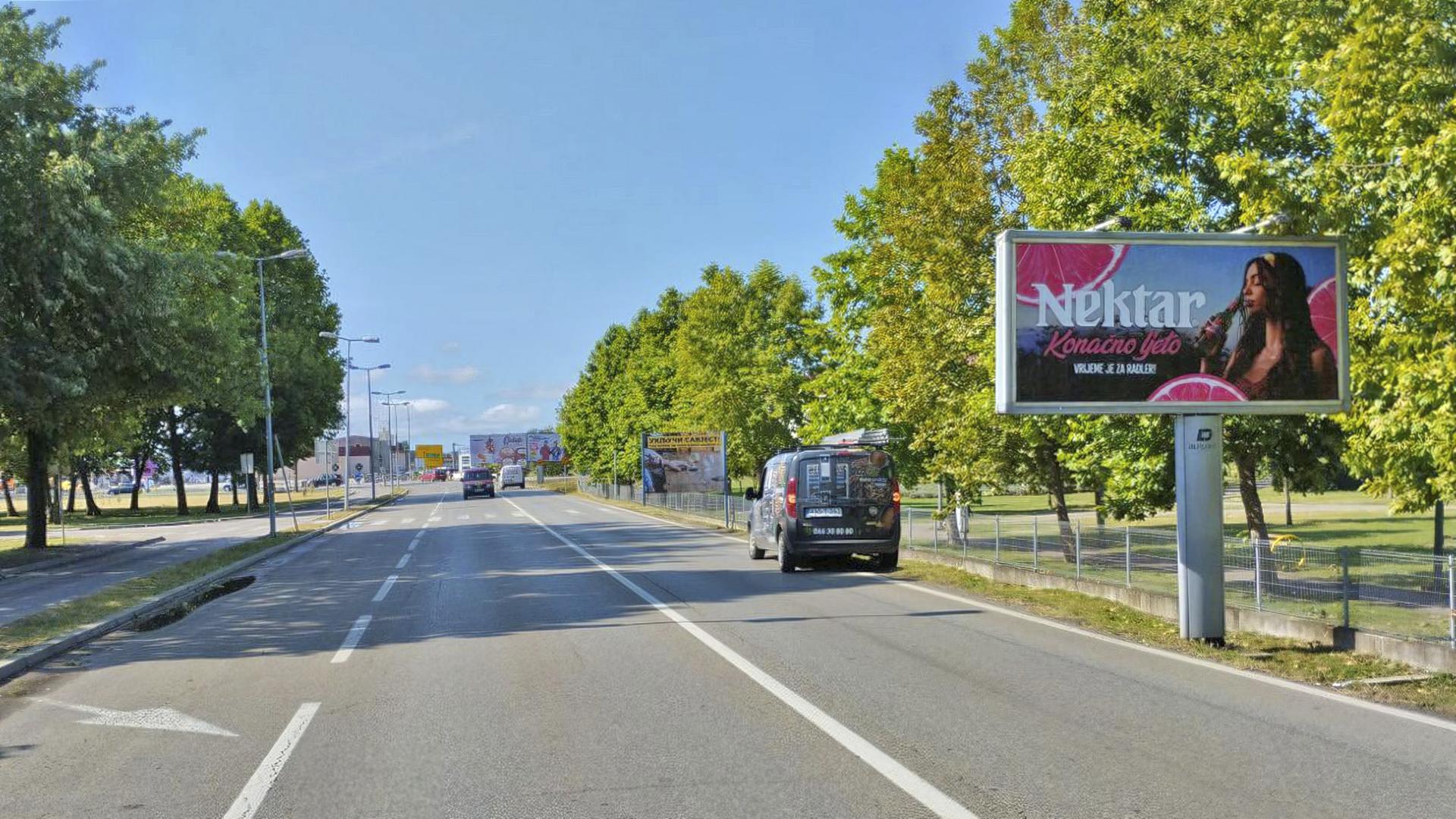 Gradski park, kod BP NESTRO, ulaz u BiH