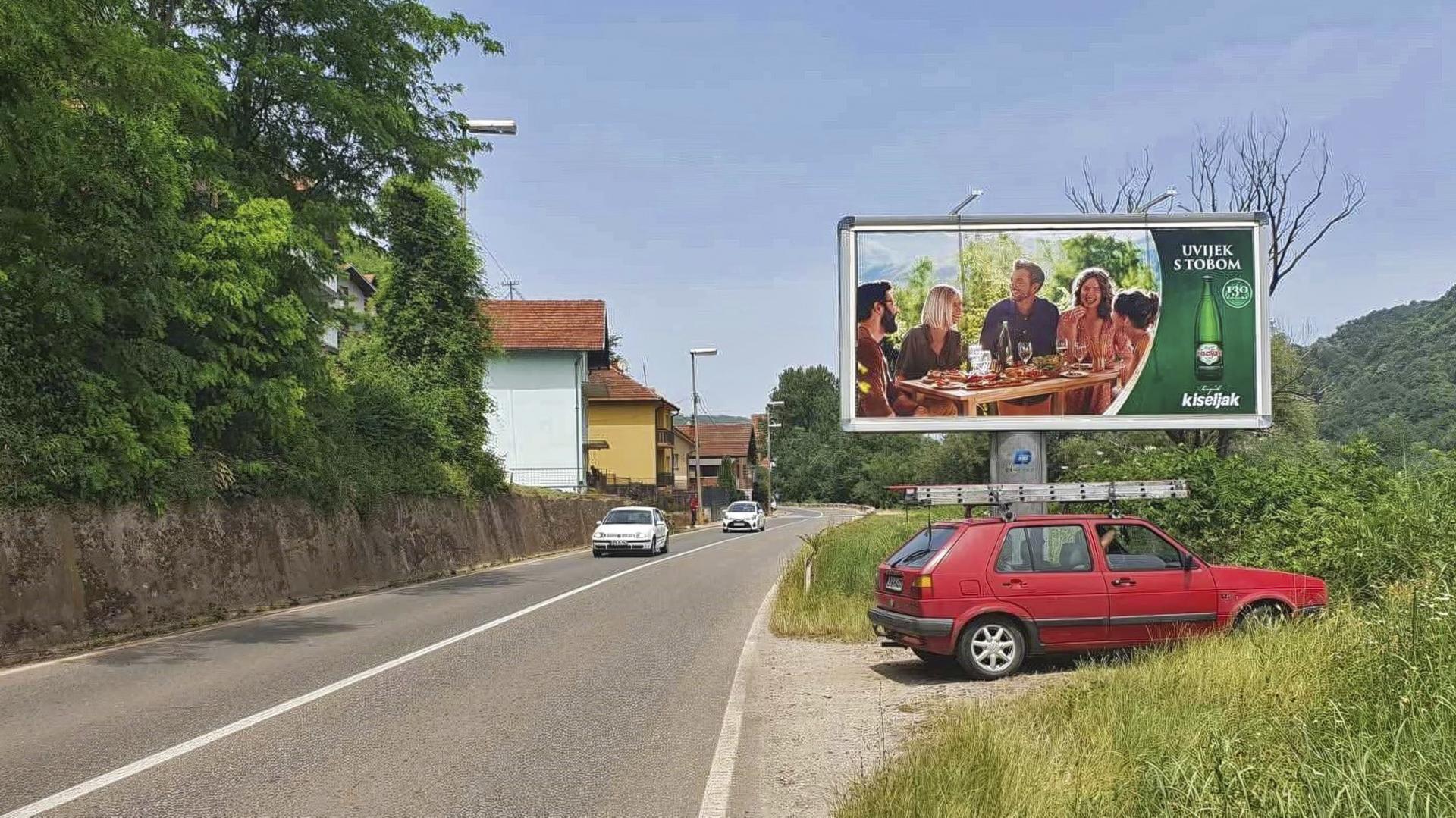 Magistralni put (M17), Gradska kapija, ulaz u grad
