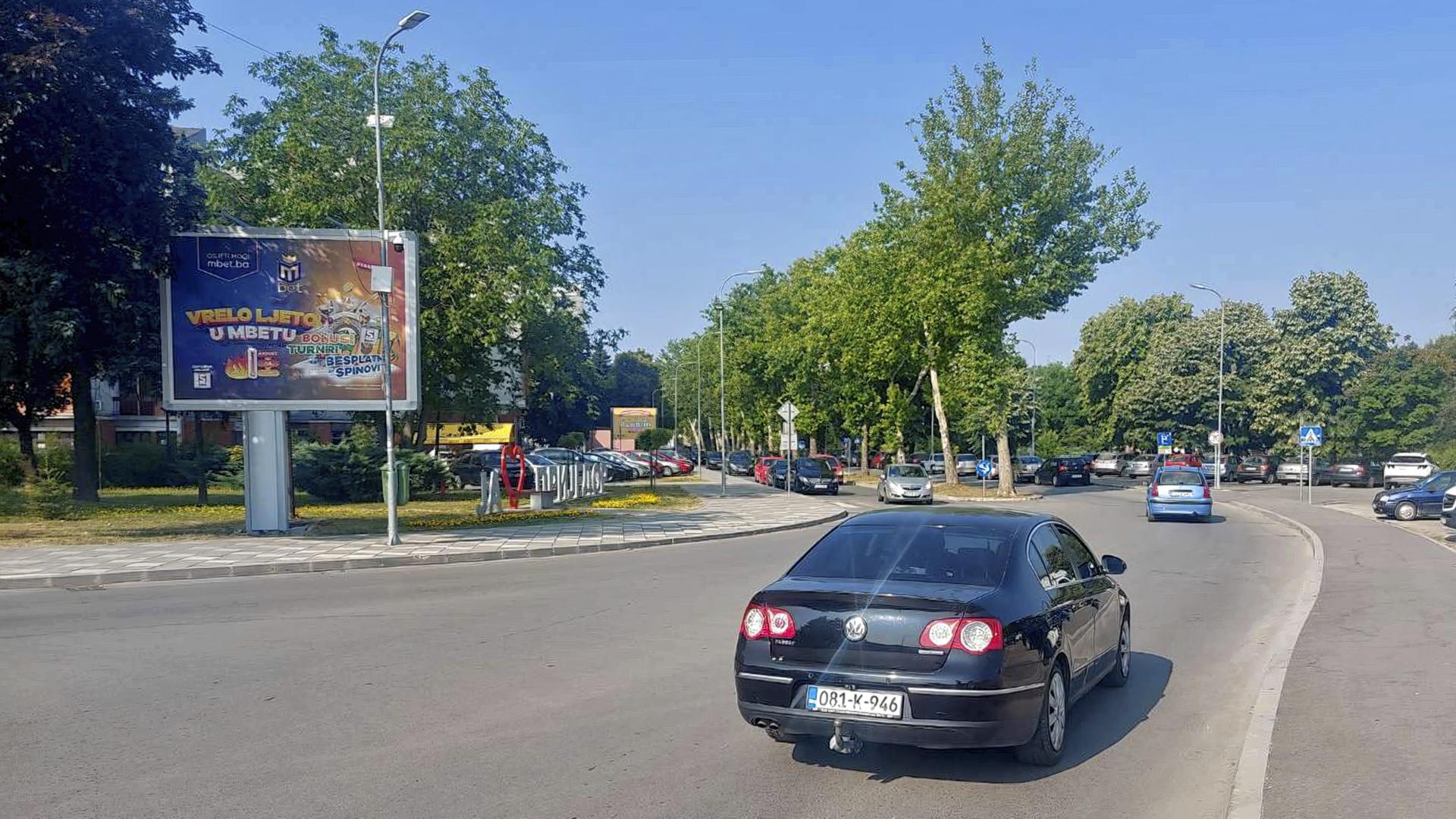 Centar, Gradski stadion, prema centru